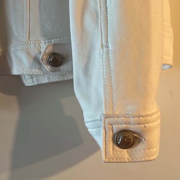 Ladies XL White Jacket with Artwork - Picture 4 of 8